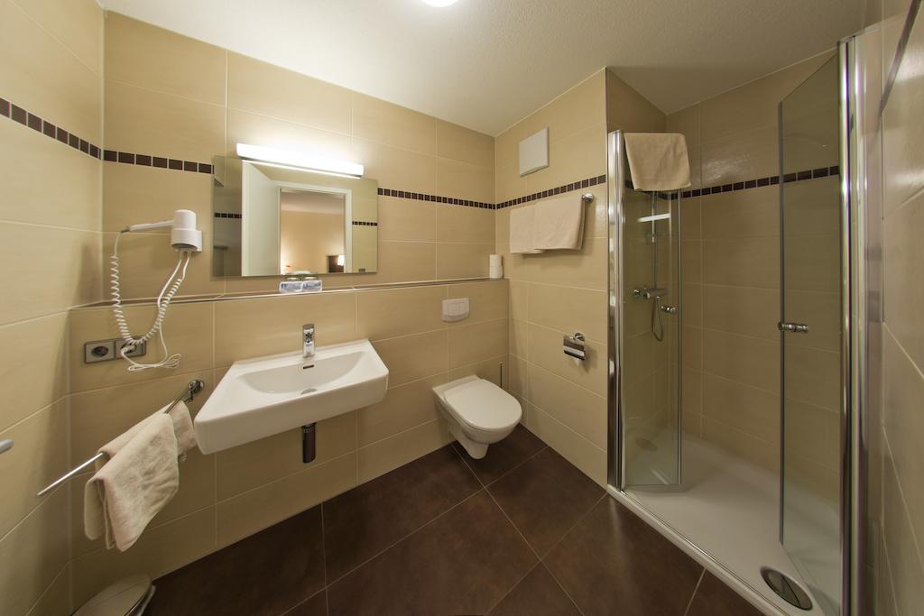 Hotel - Restaurant Sonneneck Dornstetten 部屋 写真