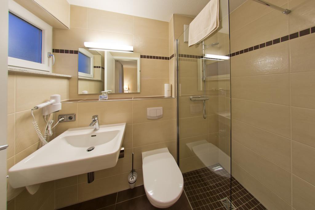 Hotel - Restaurant Sonneneck Dornstetten 部屋 写真