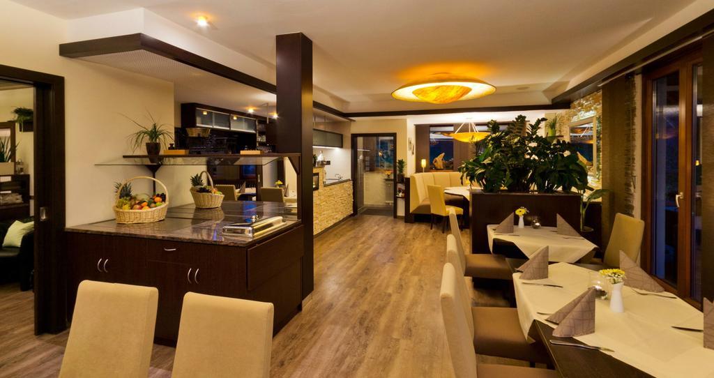 Hotel - Restaurant Sonneneck Dornstetten エクステリア 写真