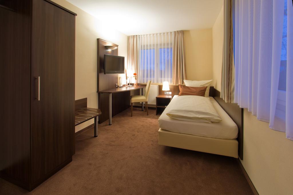 Hotel - Restaurant Sonneneck Dornstetten エクステリア 写真
