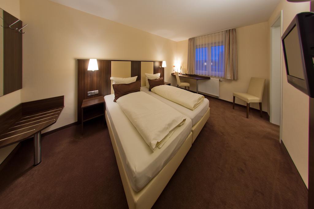 Hotel - Restaurant Sonneneck Dornstetten 部屋 写真